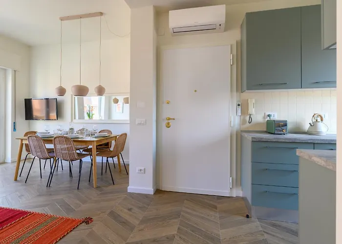 Spacious Bright And Cozy Penthouse With Terrace Rom