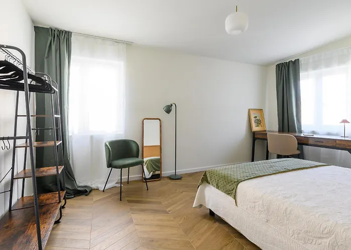 Spacious Bright And Cozy Penthouse With Terrace דירה