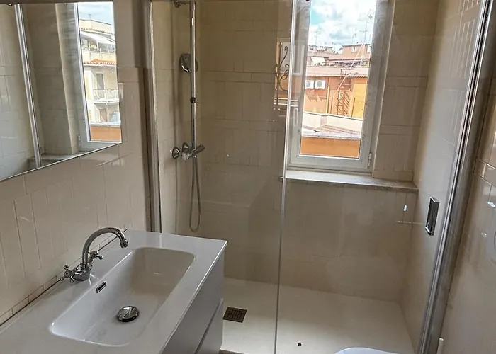 Spacious Bright And Cozy Penthouse With Terrace Rom