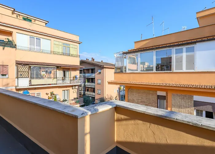 Spacious Bright And Cozy Penthouse With Terrace * Rom