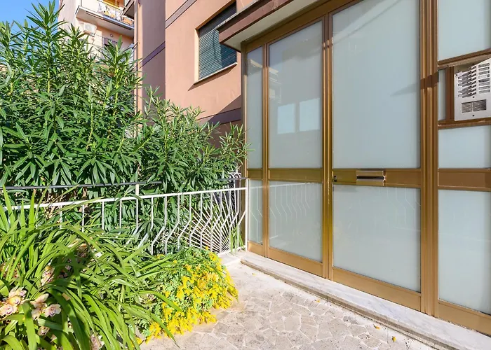 Spacious Bright And Cozy Penthouse With Terrace Rom